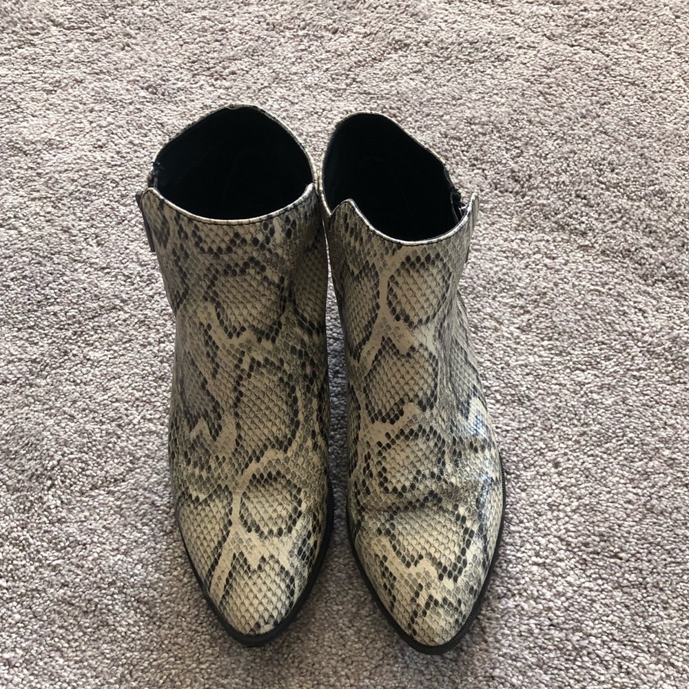 Sam Edelman Circus python print booties sz 7.5 - Picture 4 of 7